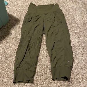 Lululemon Capri Pants